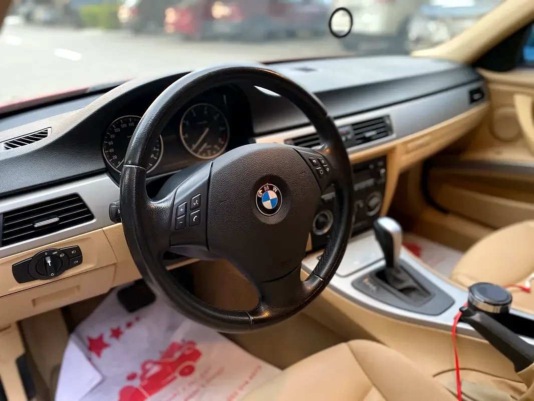 BMW 3 series 320i AT (156 حصان) - 14