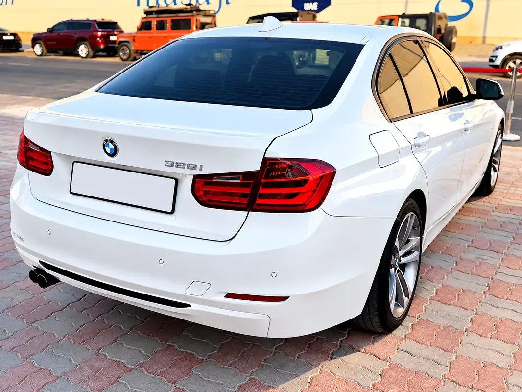 BMW 3 series 328i AT (245 حصان) - 4