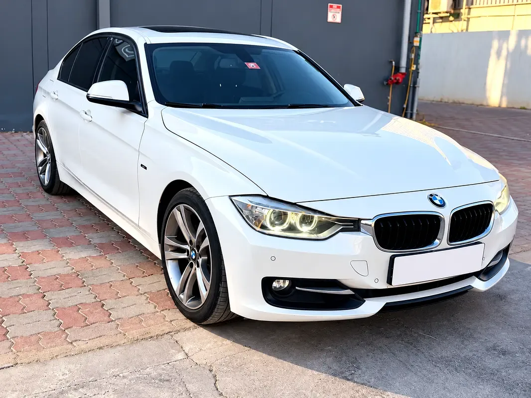 BMW 3 series 328i AT (245 حصان) - 3