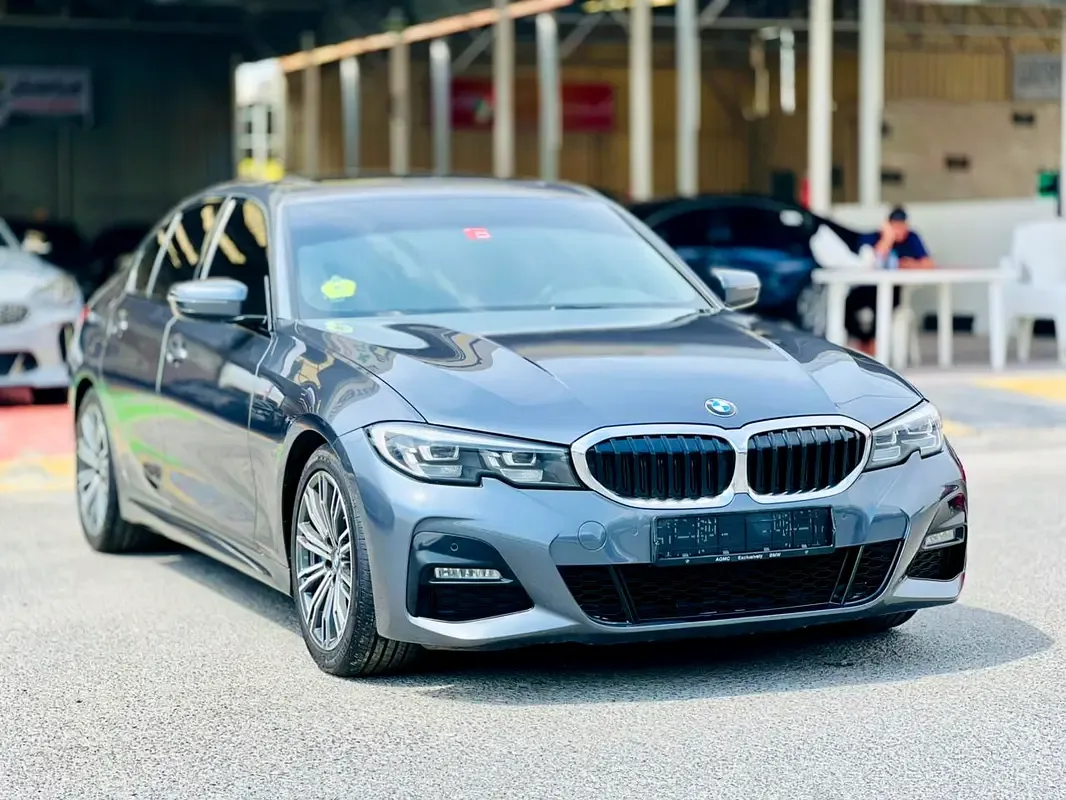 BMW 3 series 330i Steptronic (258 hp)
