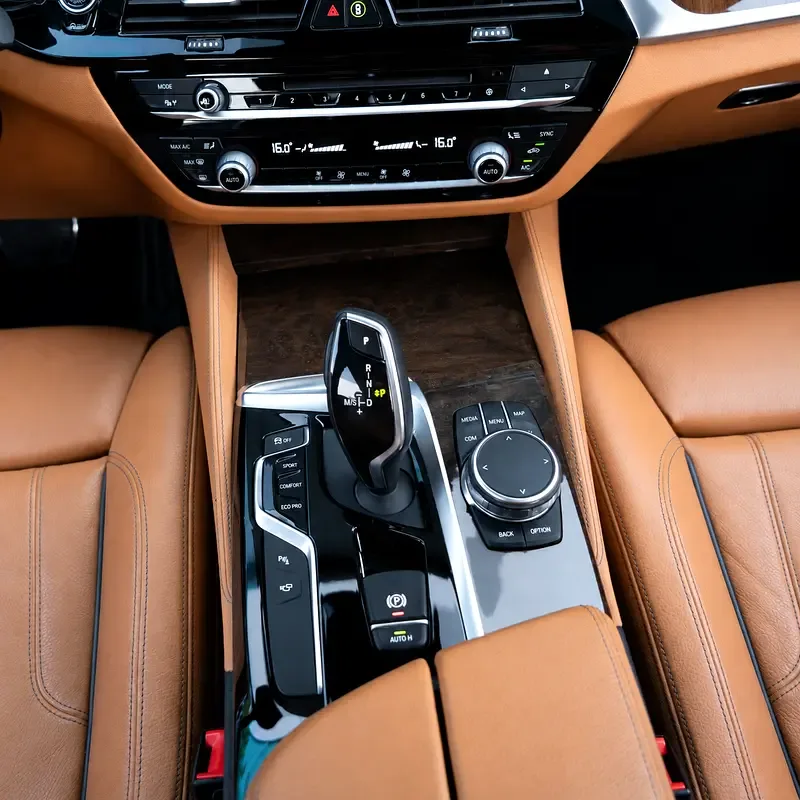 BMW 5 series 2.0 AT RWD (252 حصان) - 10