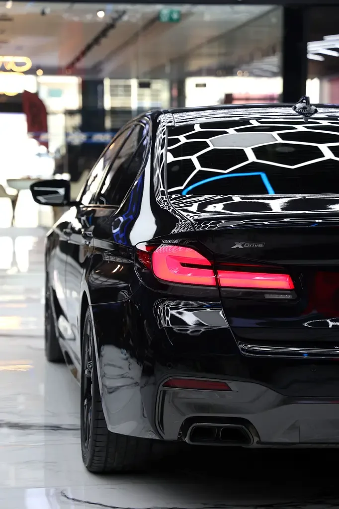 BMW 5 series 4.4 AT 4WD (530 حصان) - 9