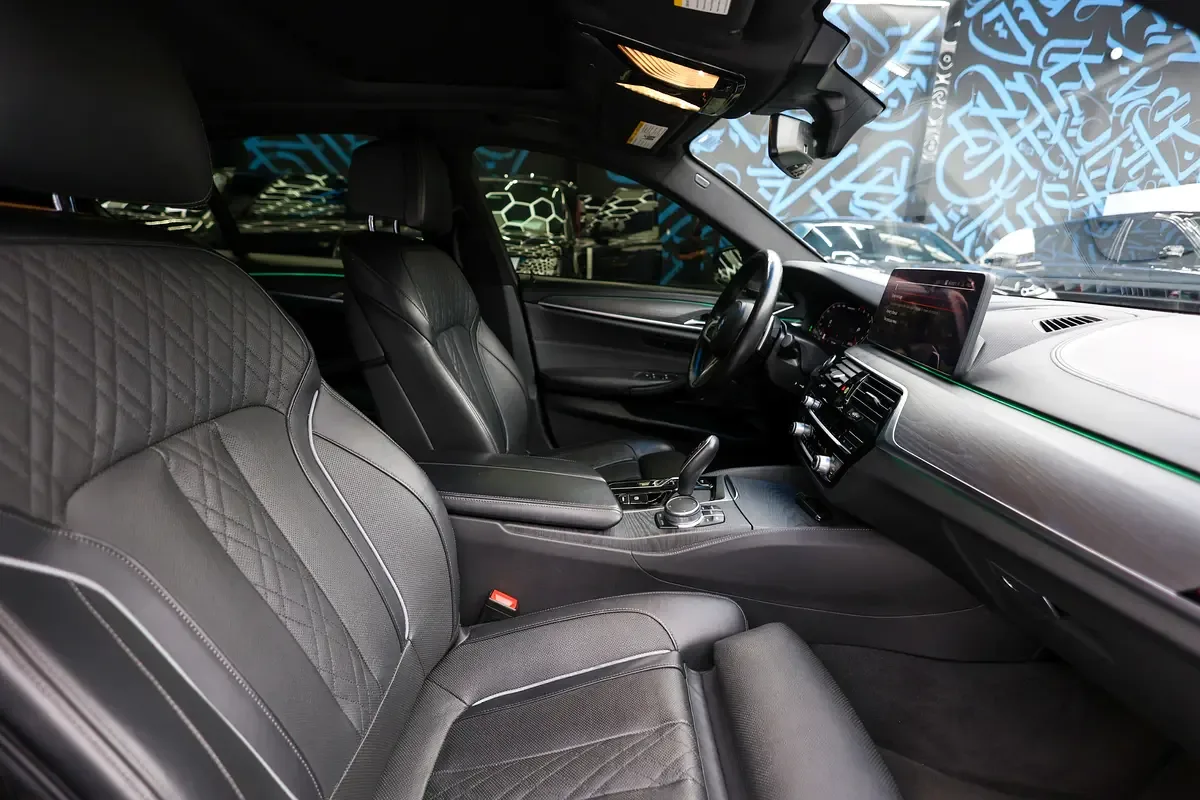 BMW 5 series 4.4 AT 4WD (530 حصان) - 10
