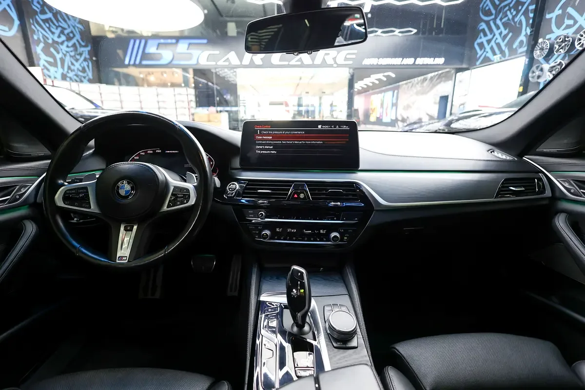 BMW 5 series 4.4 AT 4WD (530 حصان) - 12