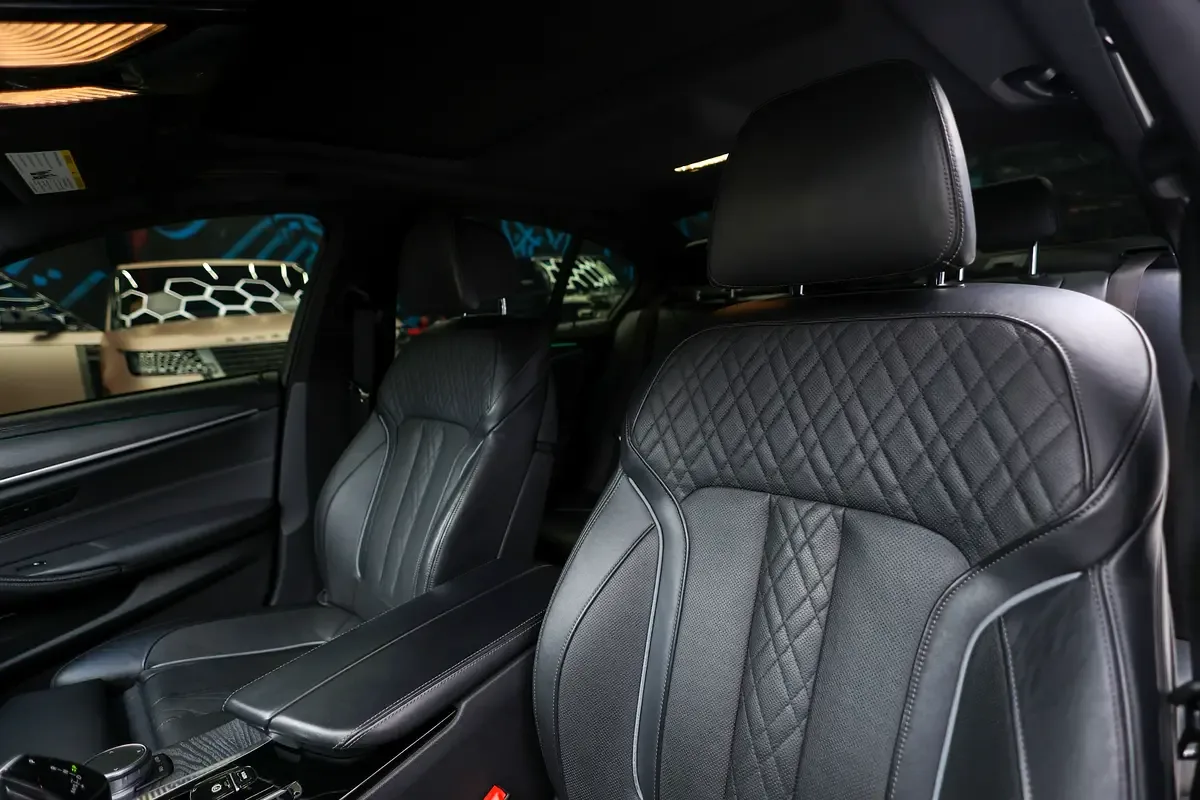 BMW 5 series 4.4 AT 4WD (530 حصان) - 14