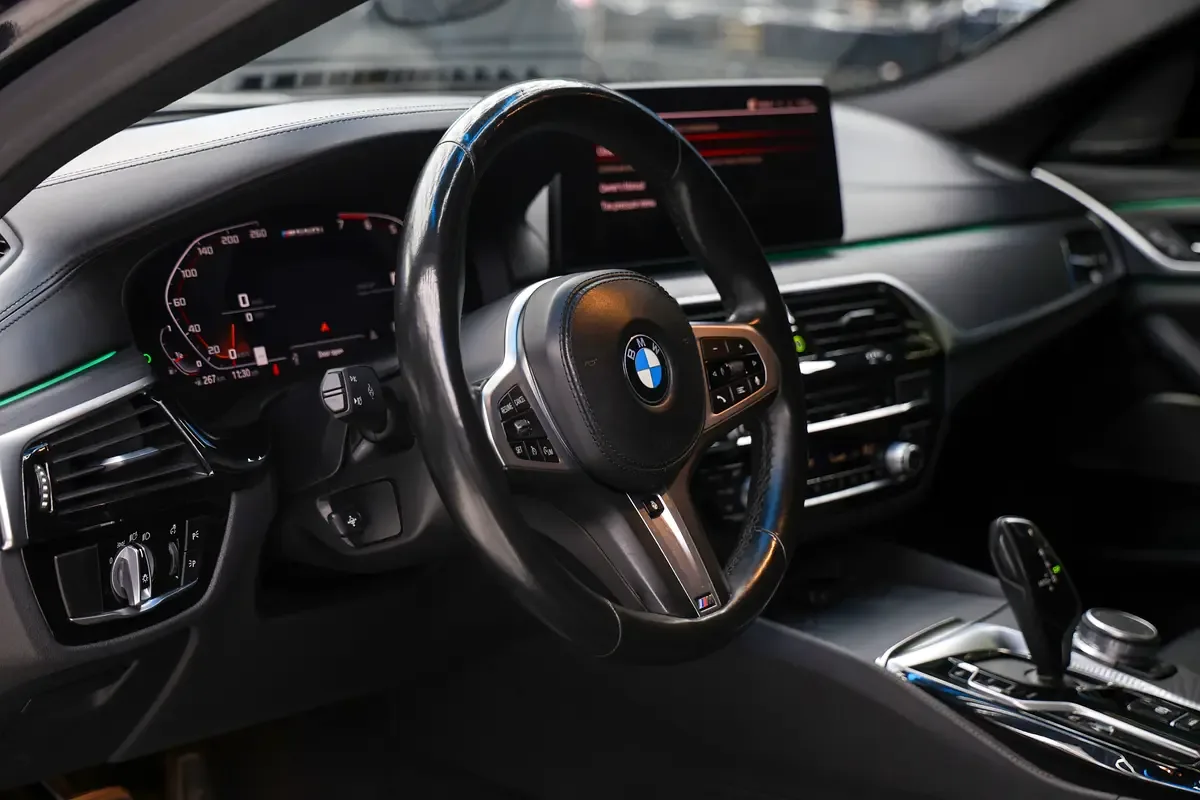 BMW 5 series 4.4 AT 4WD (530 حصان) - 18