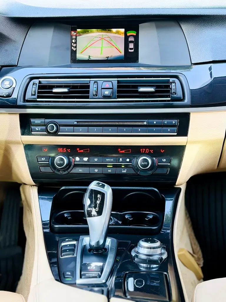 BMW 5 series 520i Steptronic (184 حصان) - 11