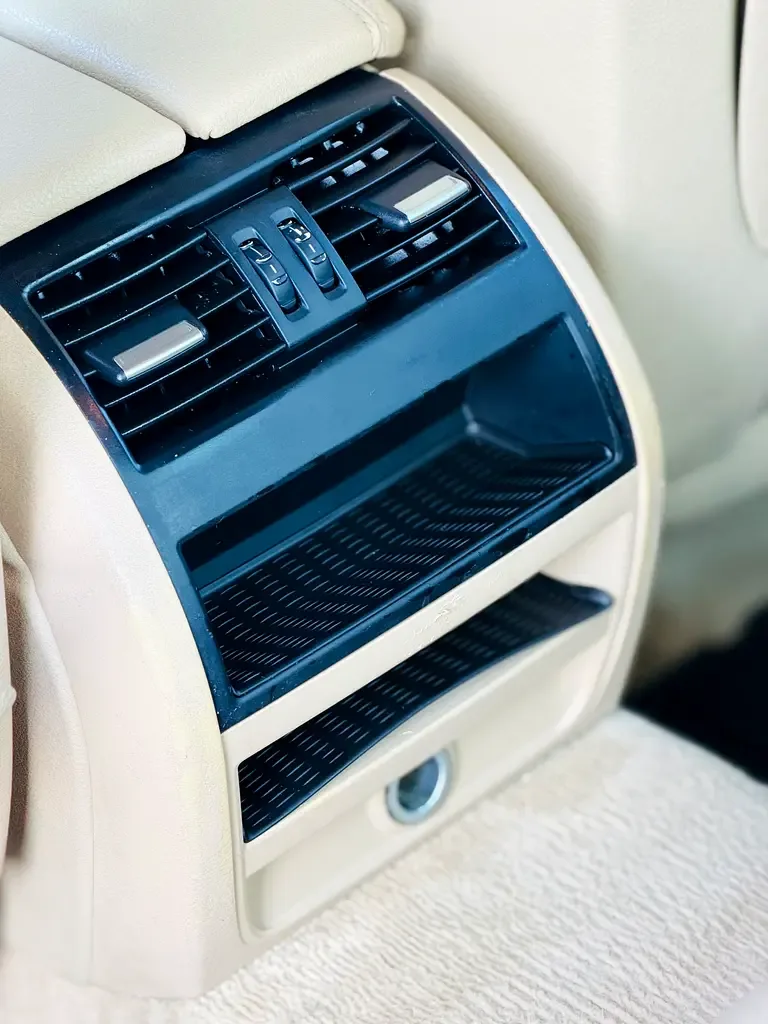 BMW 5 series 520i Steptronic (184 حصان) - 12