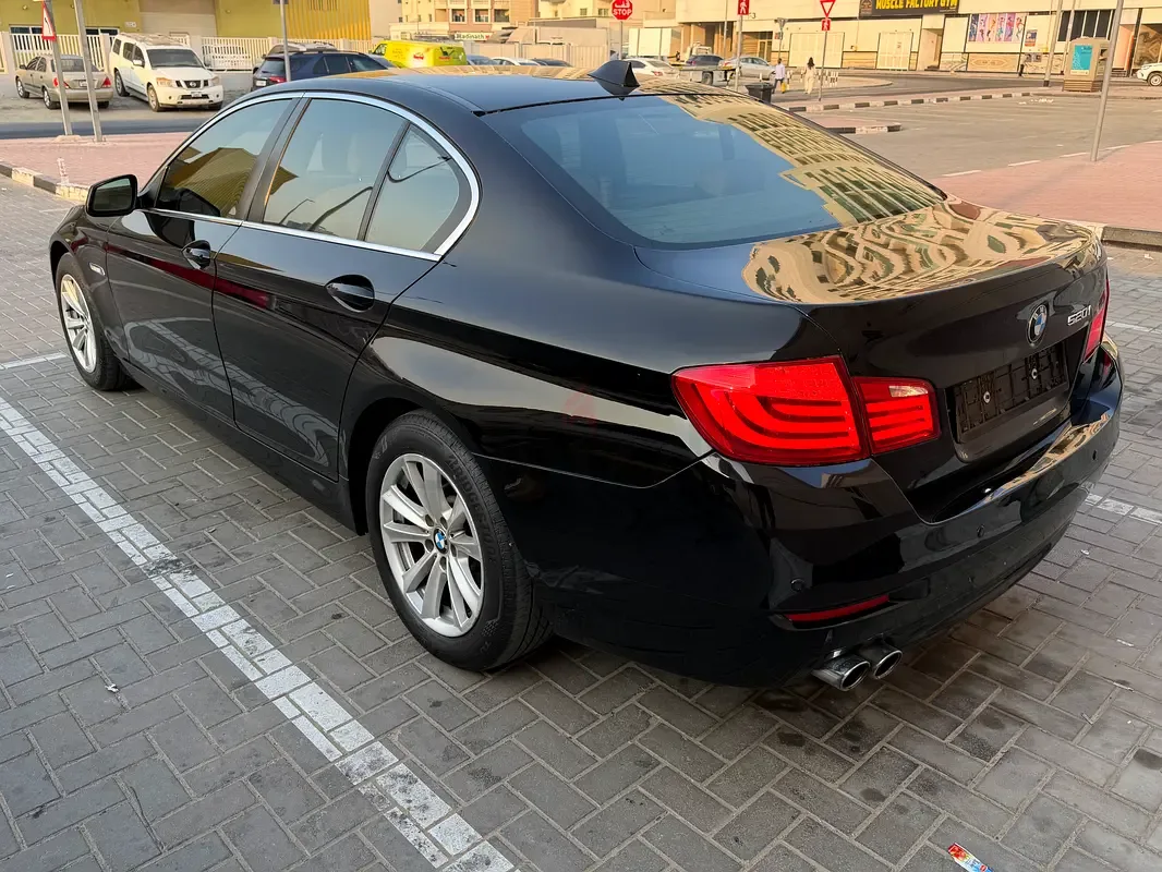 BMW 5 series 520i Steptronic (184 حصان) - 2