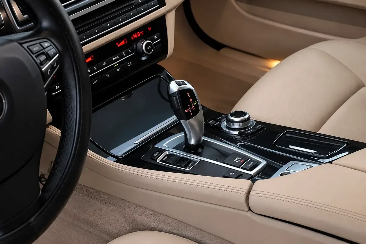 BMW 5 series 520i Steptronic (184 حصان) - 9