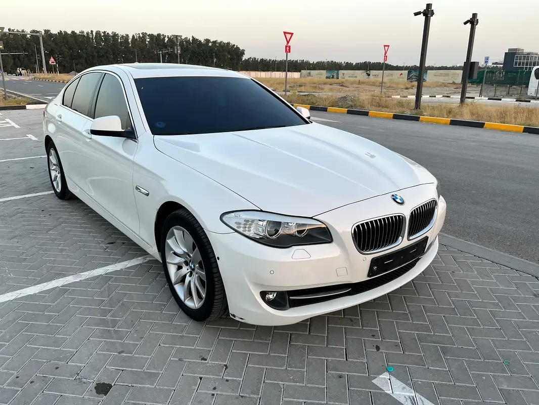 BMW 5 series 528i Steptronic (245 حصان) - 2