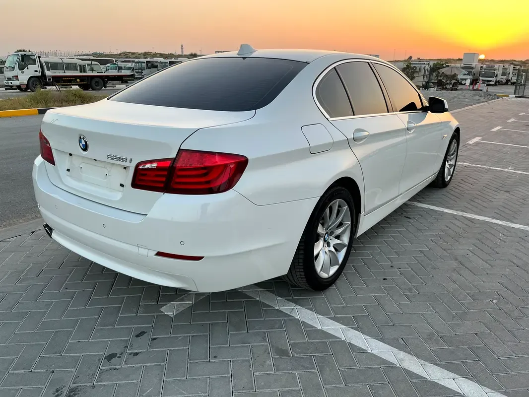 BMW 5 series 528i Steptronic (245 حصان) - 5