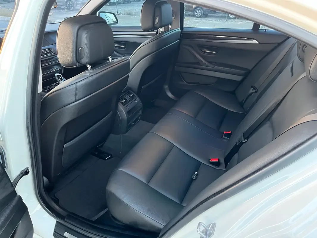 BMW 5 series 528i Steptronic (245 حصان) - 8
