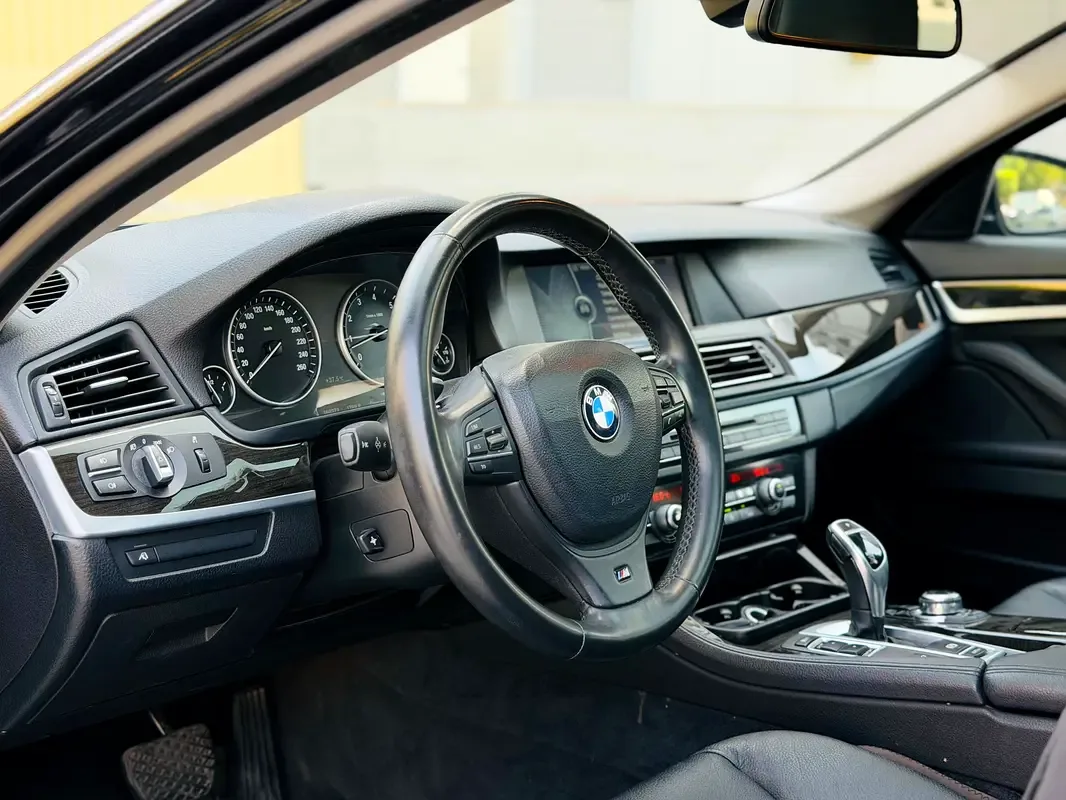BMW 5 series 530i Steptronic (272 حصان) - 11