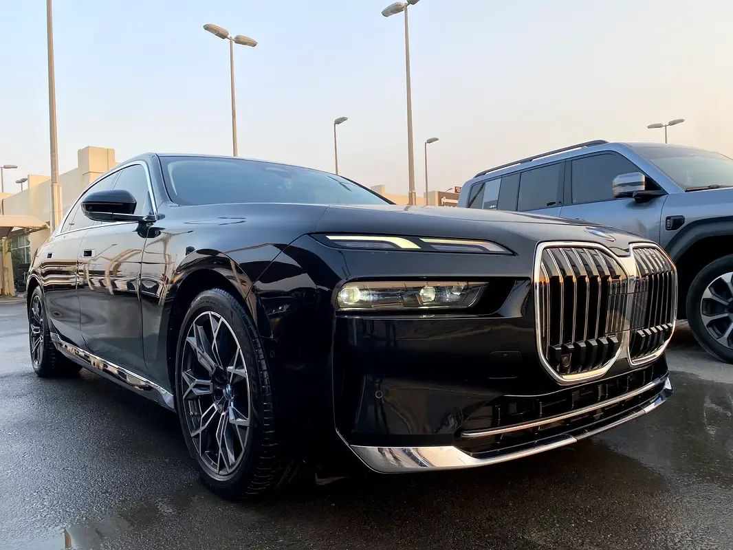 BMW 7 series 3.0 AT RWD (272 hp)