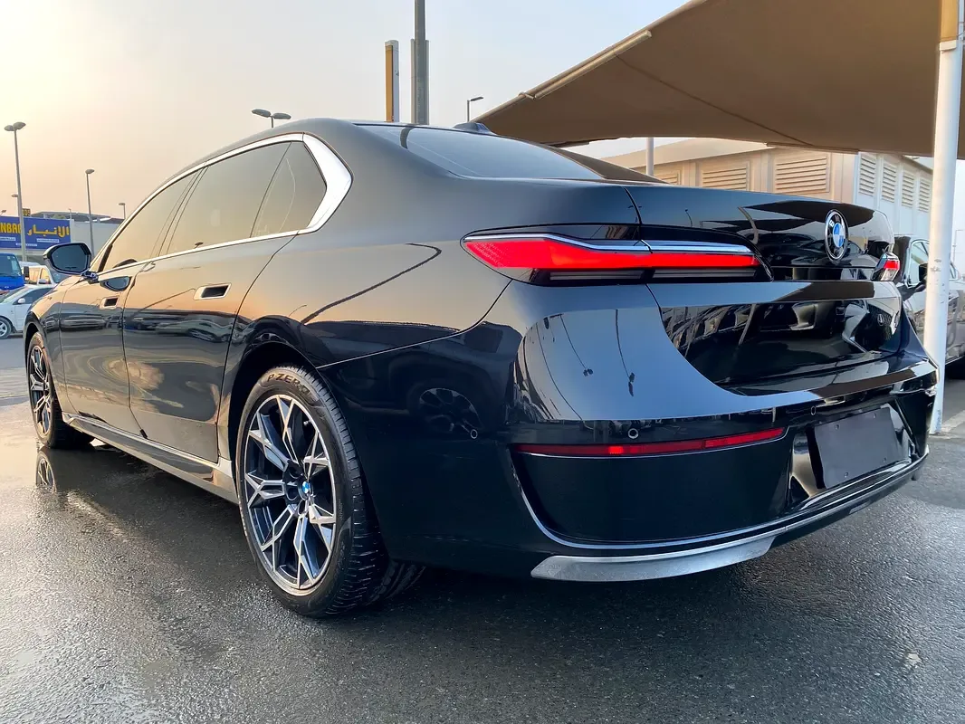 BMW 7 series 3.0 AT RWD (272 حصان) - 9
