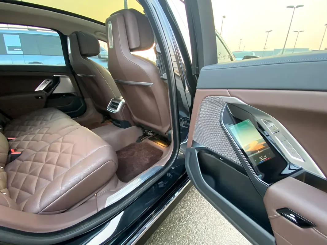 BMW 7 series 3.0 AT RWD (272 حصان) - 19