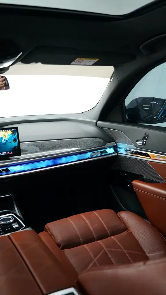 BMW 7 series 3.0 AT RWD (272 hp) - 7