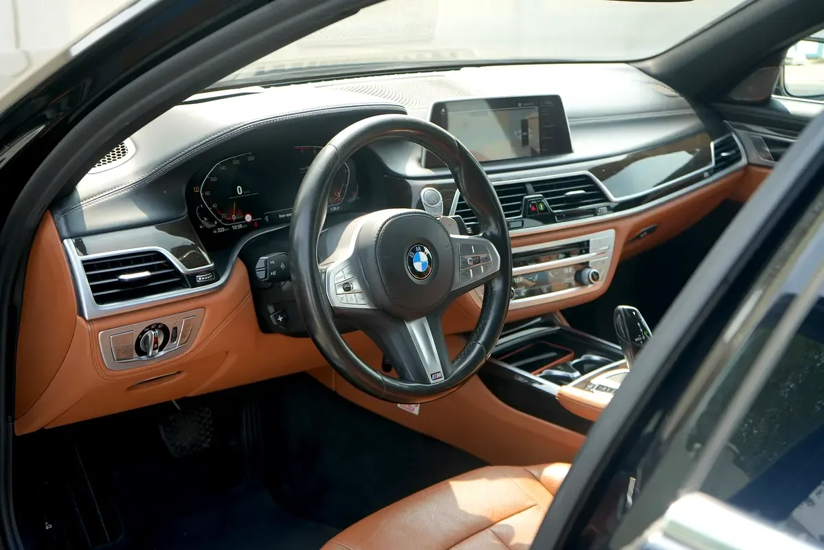 BMW 7 series 3.0 AT RWD (272 hp) - 8