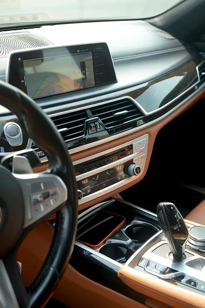 BMW 7 series 3.0 AT RWD (272 hp) - 10
