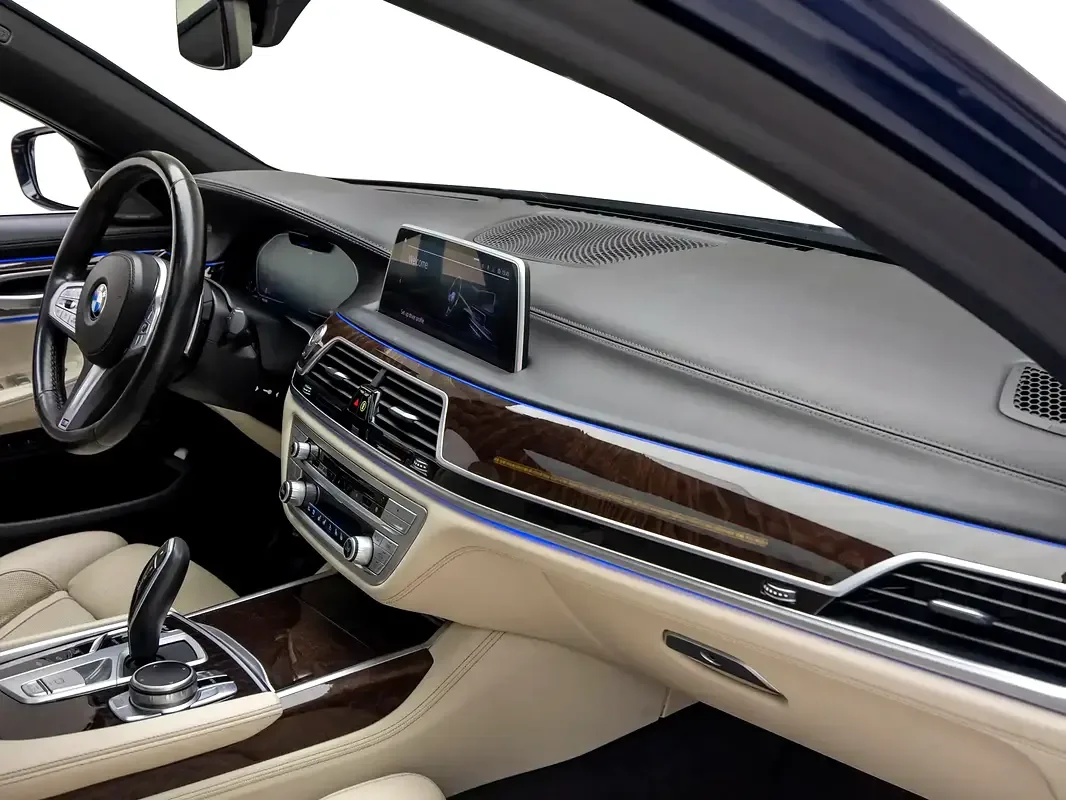 BMW 7 series 3.0 AT RWD (272 hp) - 11