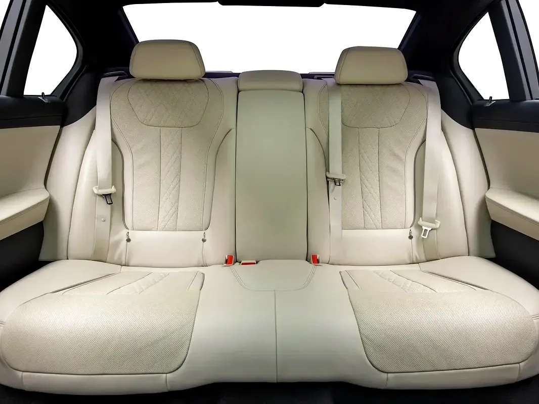 BMW 7 series 3.0 AT RWD (272 hp) - 12