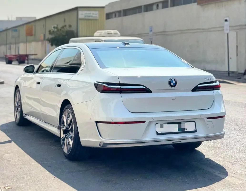 BMW 7 series 3.0 AT RWD (272 حصان) - 5