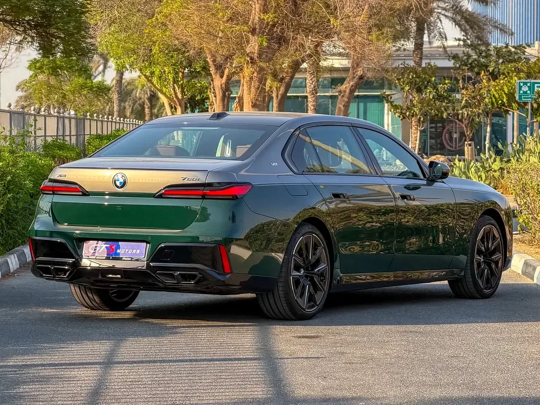 BMW 7 series 4.4 AT 4WD (544 hp) - 4
