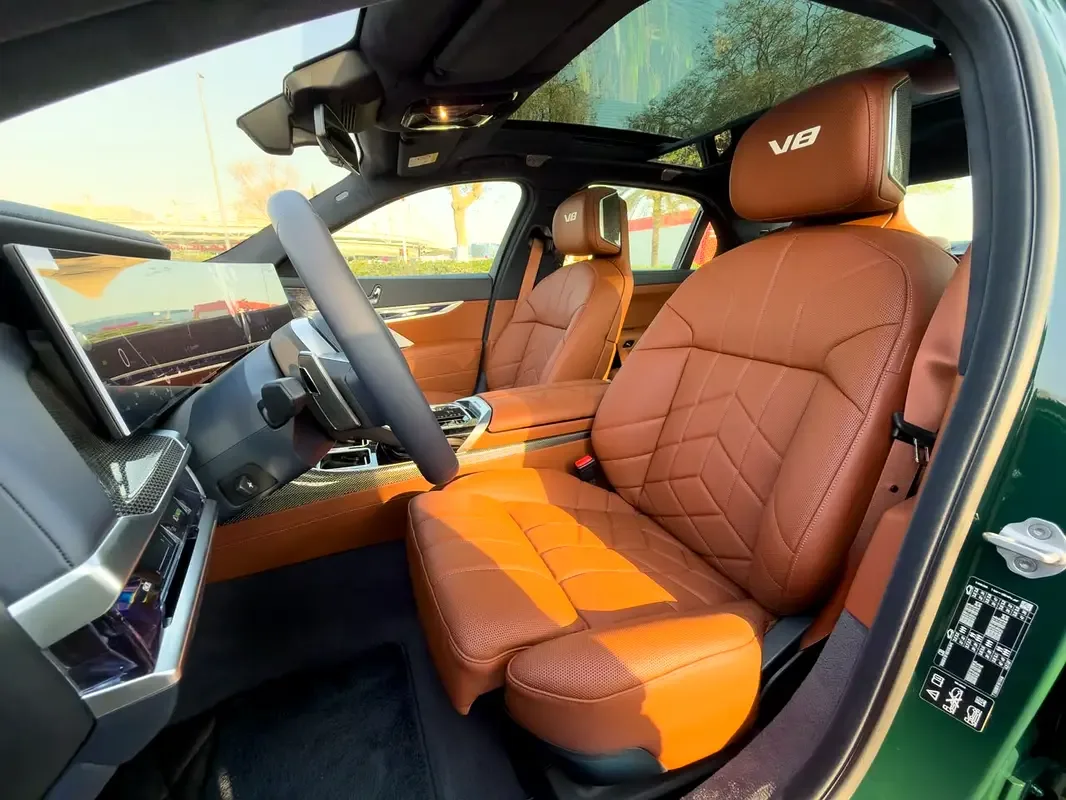 BMW 7 series 4.4 AT 4WD (544 hp) - 13