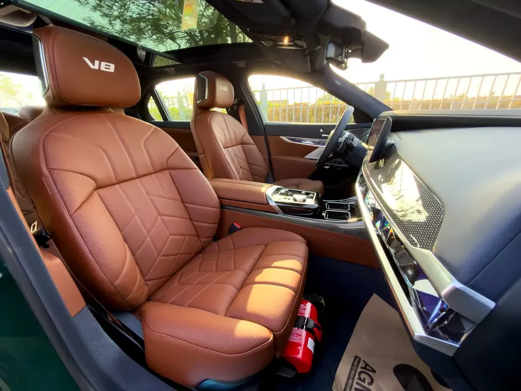 BMW 7 series 4.4 AT 4WD (544 hp) - 19