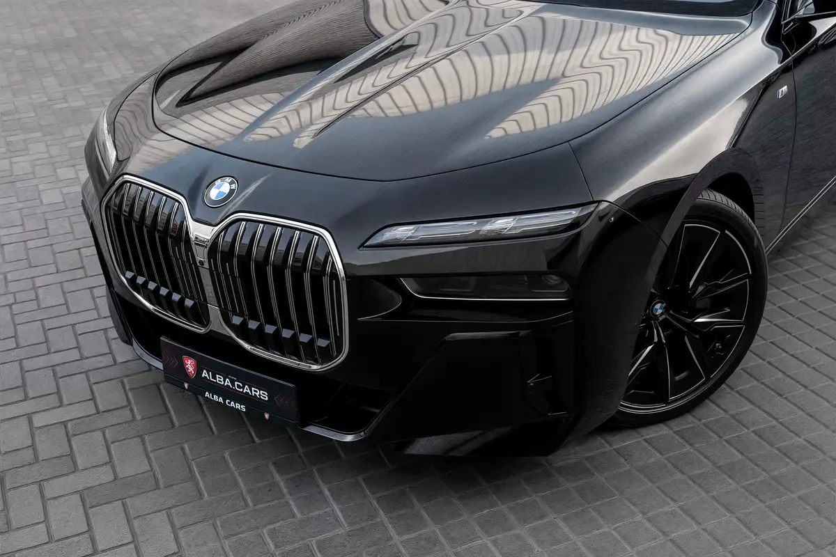 BMW 7 series 4.4 AT 4WD (544 hp) - 7