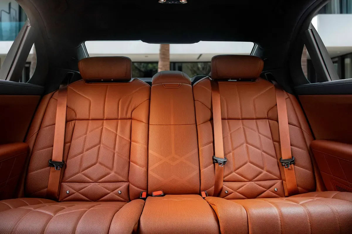BMW 7 series 4.4 AT 4WD (544 hp) - 12