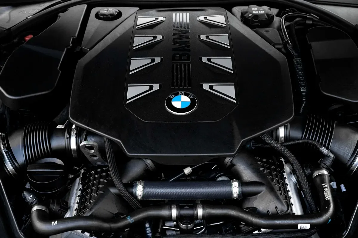 BMW 7 series 4.4 AT 4WD (544 hp) - 14