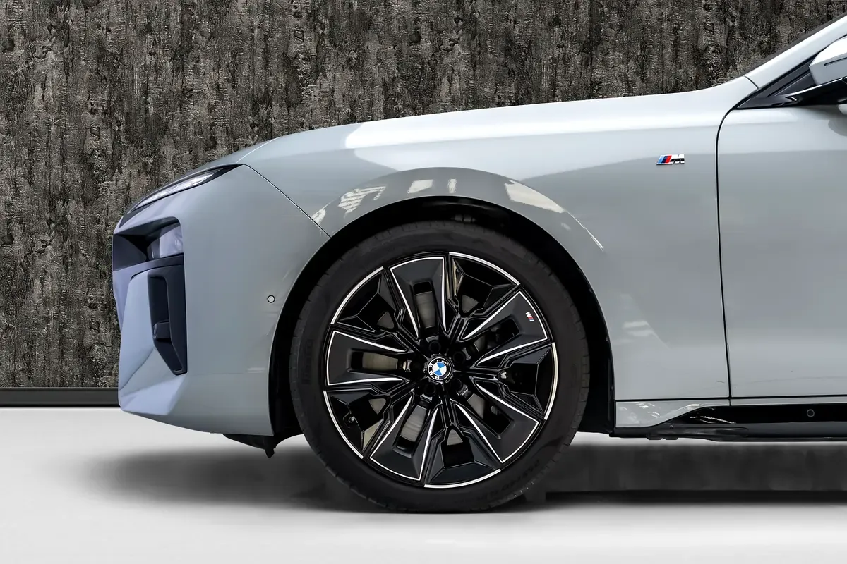 BMW 7 series 4.4 AT 4WD (544 hp) - 6