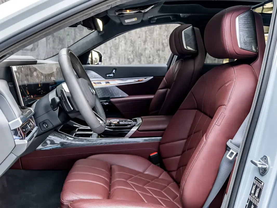 BMW 7 series 4.4 AT 4WD (544 hp) - 10