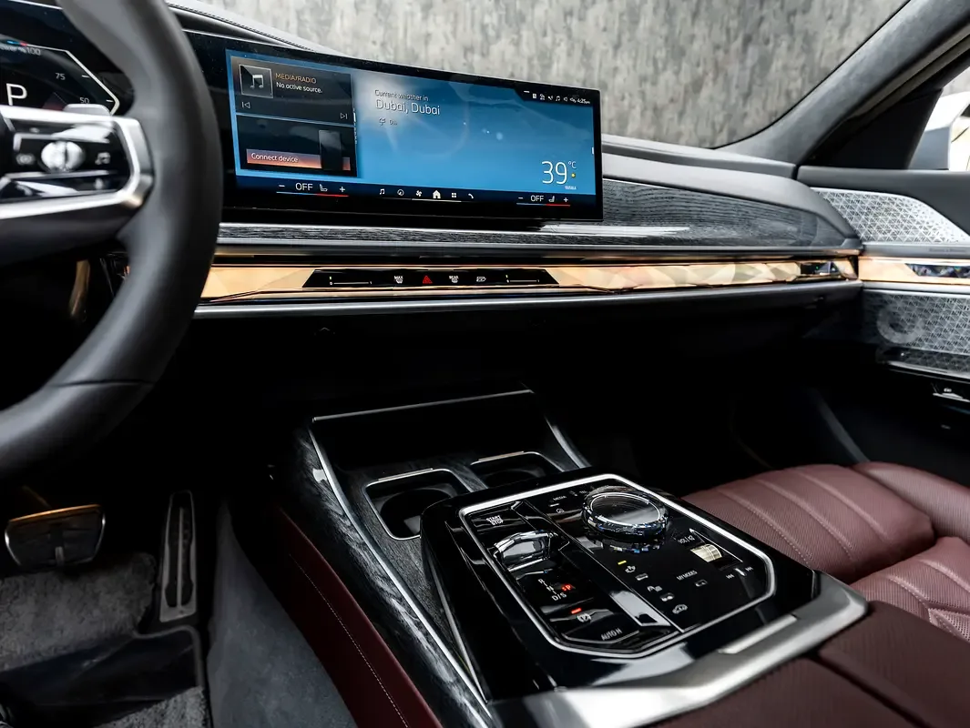 BMW 7 series 4.4 AT 4WD (544 hp) - 15