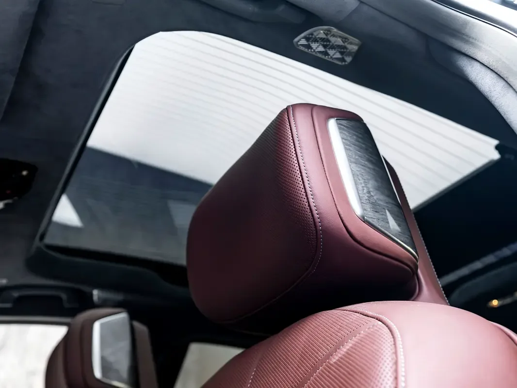 BMW 7 series 4.4 AT 4WD (544 hp) - 17