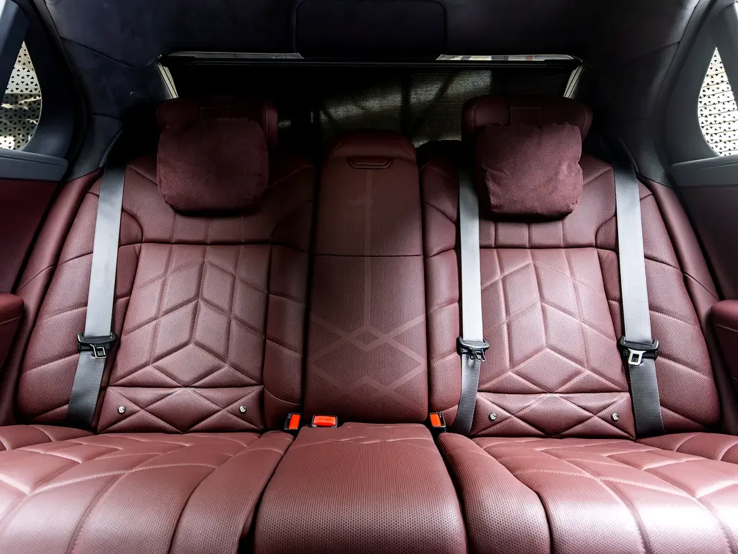 BMW 7 series 4.4 AT 4WD (544 hp) - 19