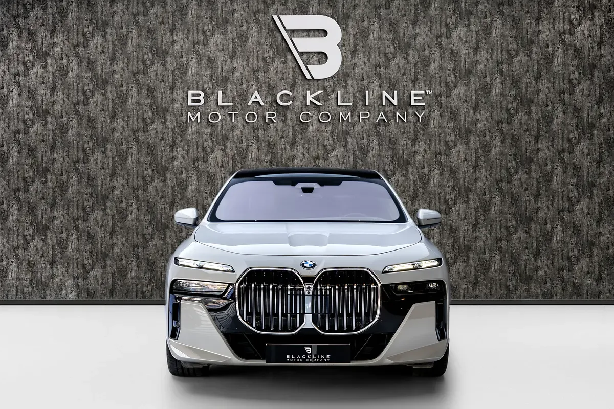 BMW 7 series 4.4 AT 4WD (544 حصان) - 2