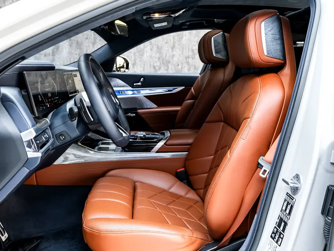 BMW 7 series 4.4 AT 4WD (544 حصان) - 9