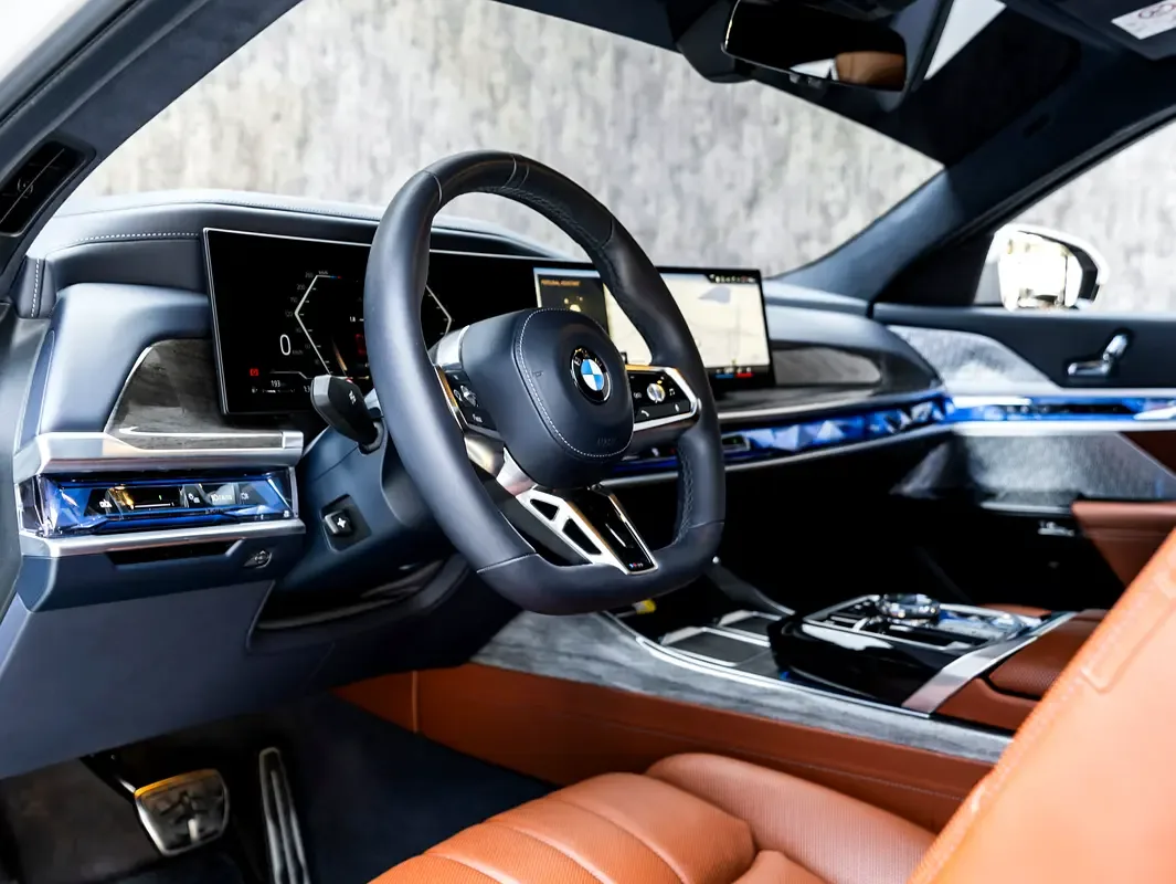 BMW 7 series 4.4 AT 4WD (544 حصان) - 13