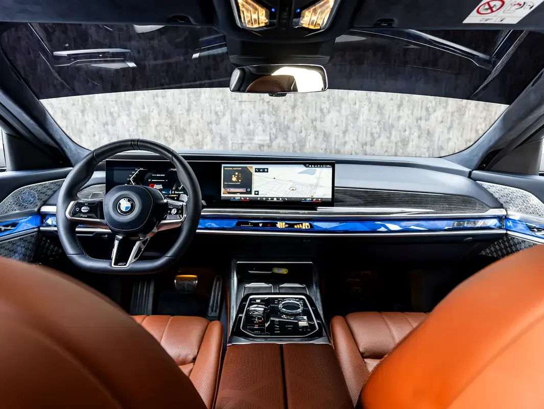 BMW 7 series 4.4 AT 4WD (544 حصان) - 16