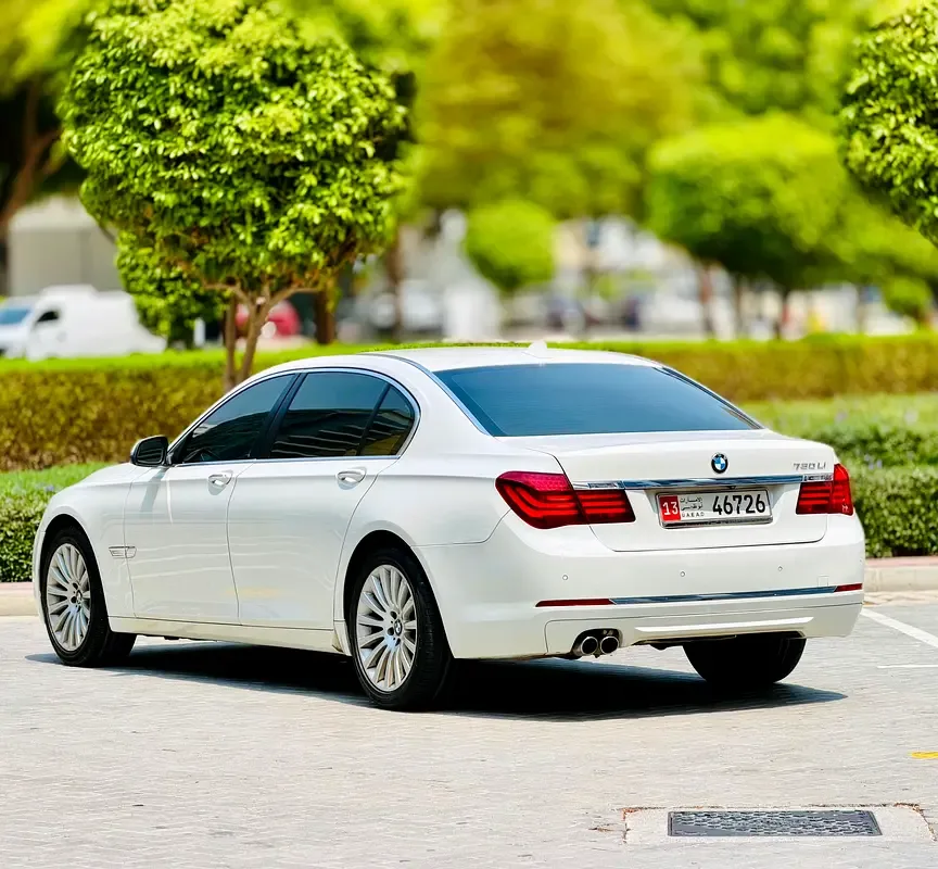 BMW 7 series 730i Steptronic (258 حصان) - 7
