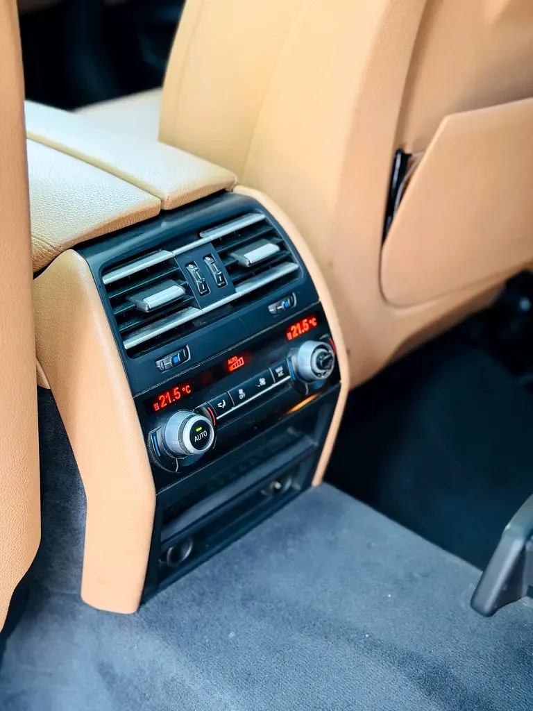 BMW 7 series 730i Steptronic (258 حصان) - 14