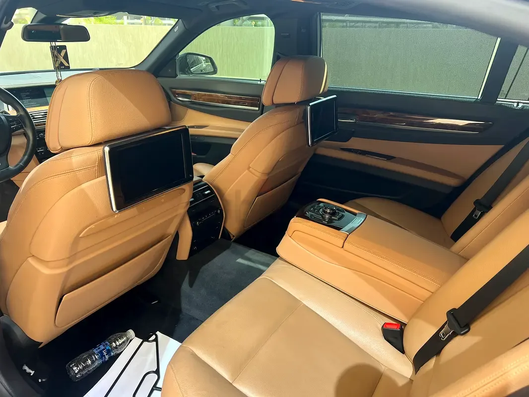 BMW 7 series 740Li Steptronic (320 حصان) - 9
