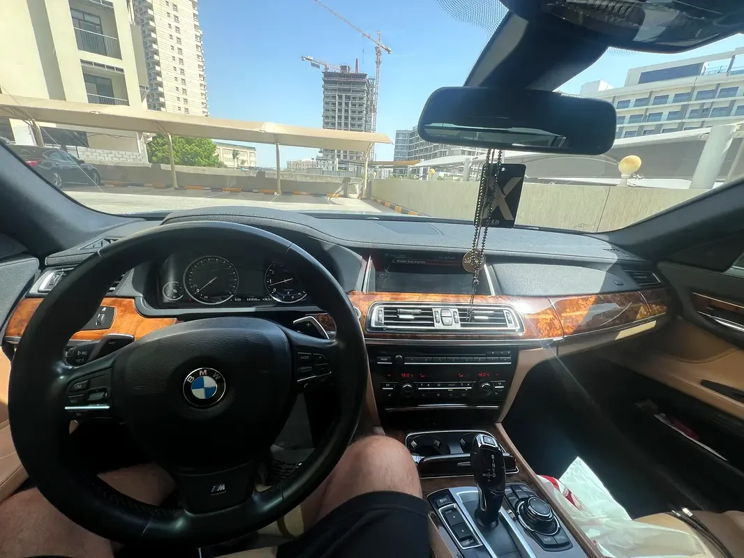 BMW 7 series 740Li Steptronic (320 حصان) - 12