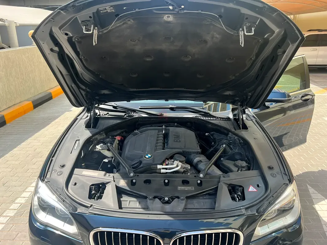 BMW 7 series 740Li Steptronic (320 حصان) - 11