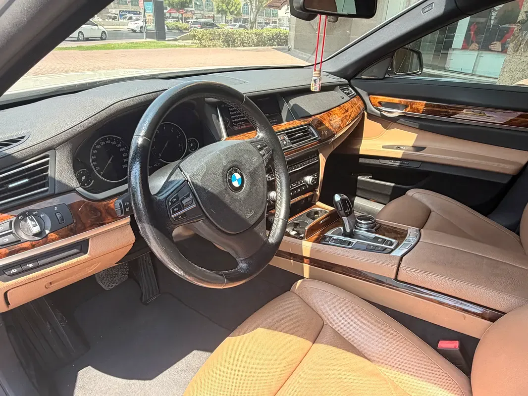 BMW 7 series 740Li Steptronic (320 hp) - 7