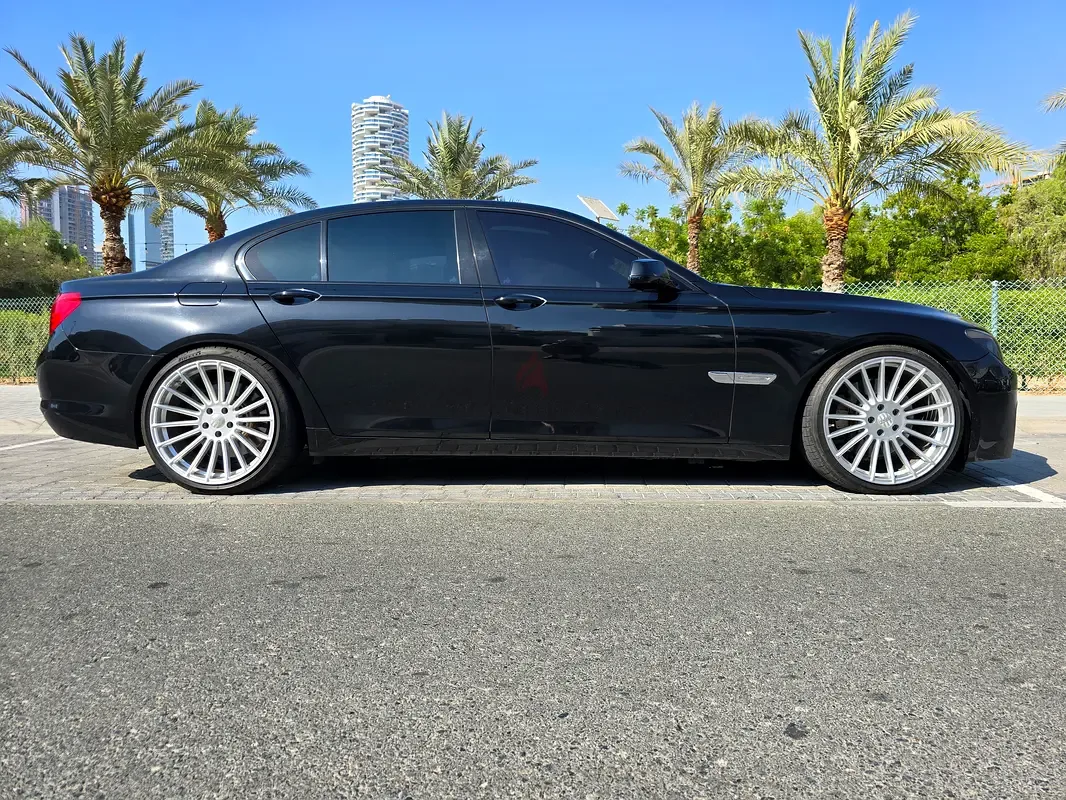 BMW 7 series 750i AT (407 hp) - 2