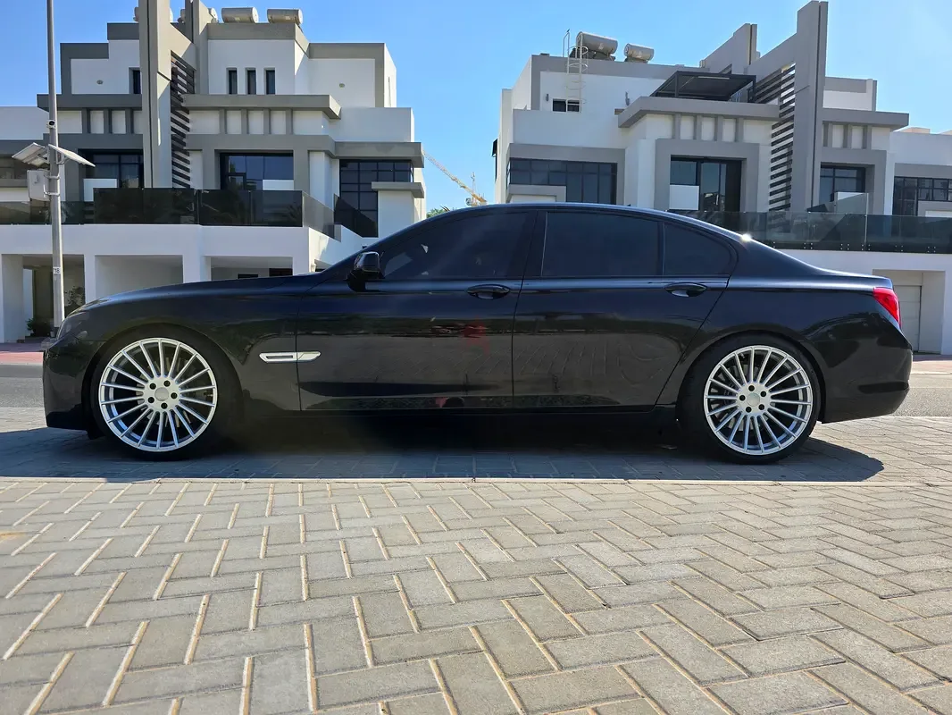 BMW 7 series 750i AT (407 hp) - 4